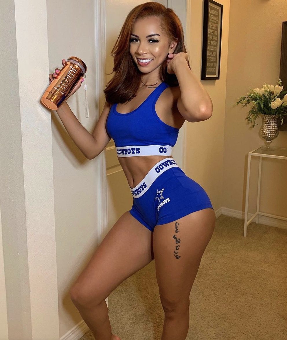 Brittany renner sexy ass and fan photo