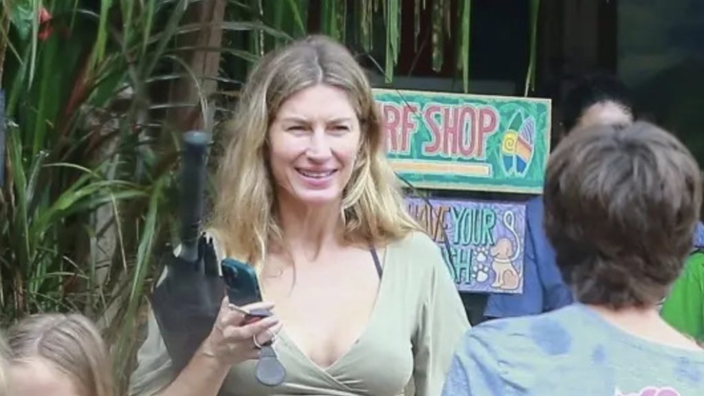 Gisele B Ndchen Looking Relaxed On Costa Rica Island Getaway After