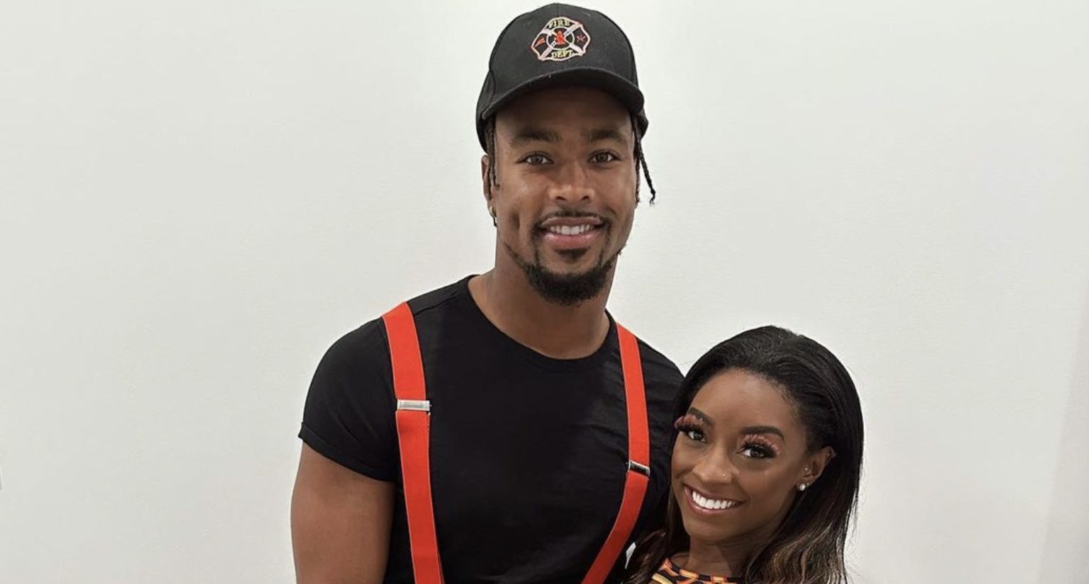 Houston Texans Jonathan Owens Grabs Simone Biles Cheeks In Halloween