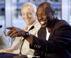 Jerry Jones On If He Plans to Sign Terrell Owens to Cowboys For a Playoff Run