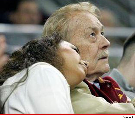 Jerry Buss' Young Girlfriend, Delia Cortez, Written Into His Will