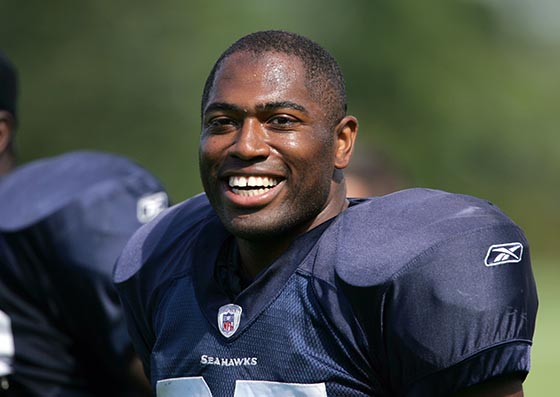 Former NFL RB Shaun Alexander Is Now A Hollywood Screenwriter ...