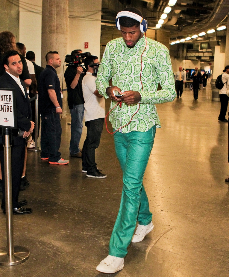 Caption The Photo: Paul George's Green Lantern Pregame Outfit