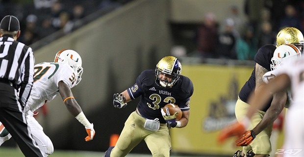 Notre Dame RB Runs The Wrong Way Through Gauntlet Machine (Video ...