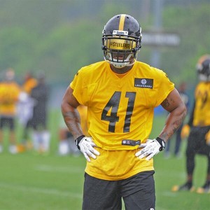 Steelers Antwan Blake Wears Visor With Twitter Handle On It (Photo ...