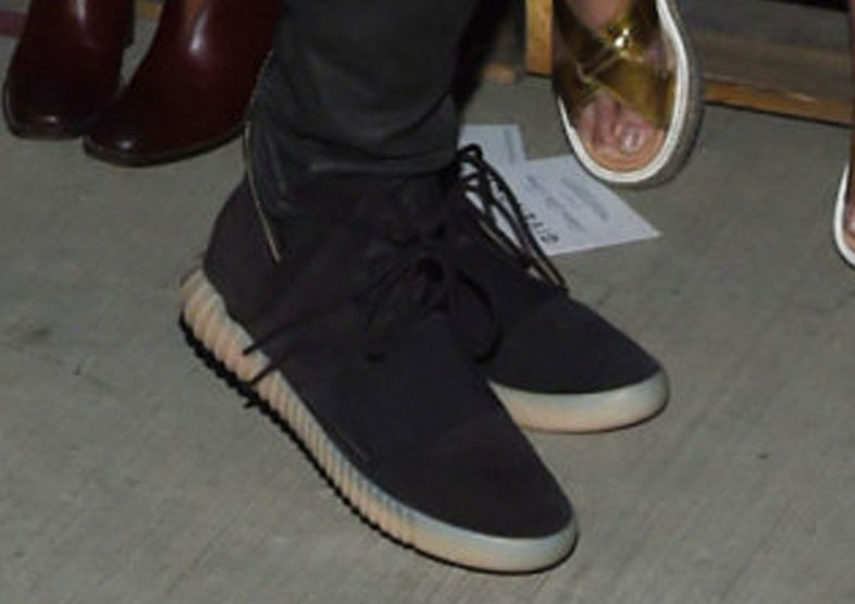 Kanye-Debuts-A-Black-adidas-Yeezy-750-Boost-3