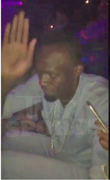 Usain Bolt Making It Rain And Slappin Ass At Miami Club Video