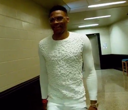 The Raptor dressed up as shirtless Russell Westbrook for Game 2 against the  Wizards - Article - Bardown