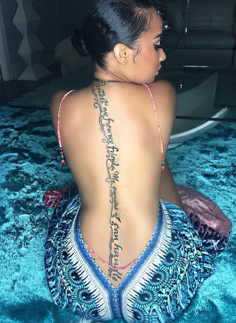 Арабские Татуировки на спине
