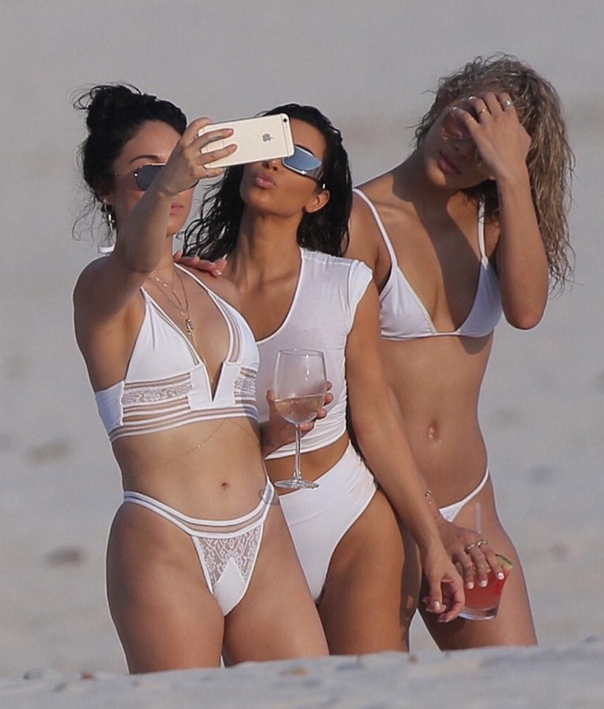 Naked Beach Parties At Night - Kim Kardashian Nude Naked Beach | BlackSportsOnline