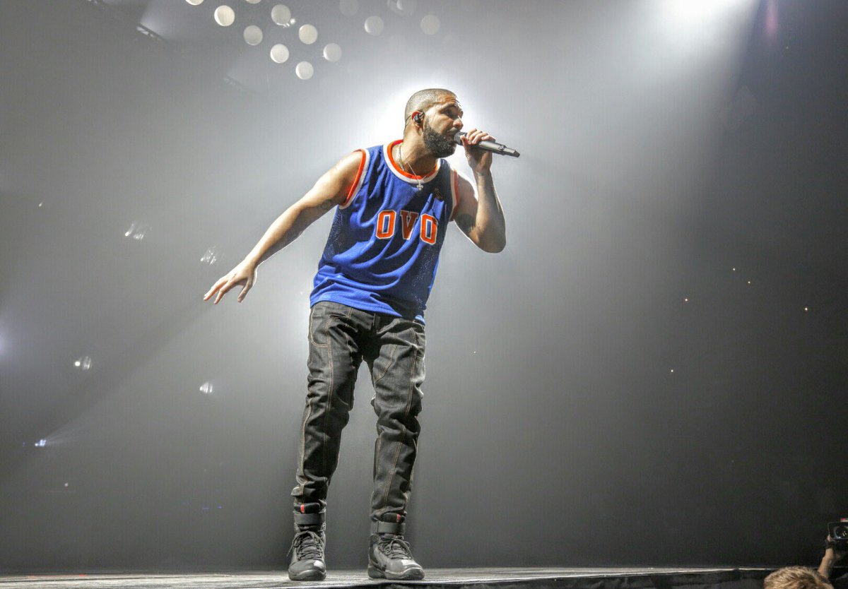 Drake Shouts Out Derrick Rose in Hot 97 