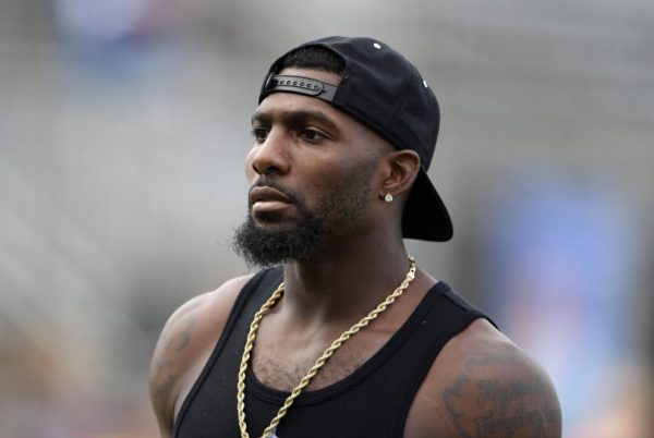 dez-bryant-shows-up-late-to-mri