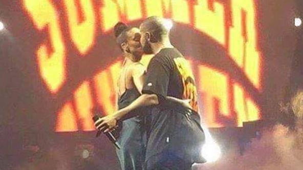 Drake Rihanna Kiss Girlfriend