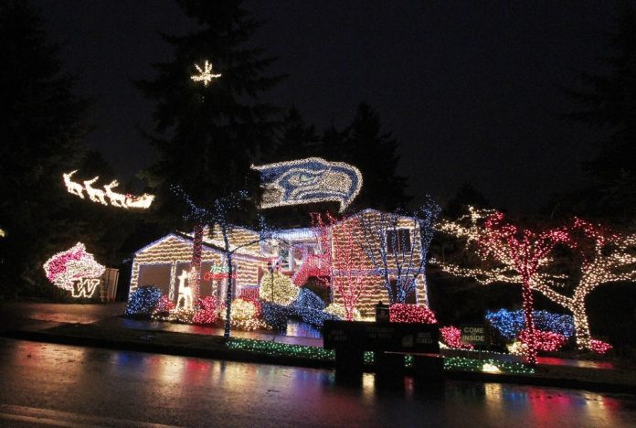 Why Seahawks Christmas Lights House Forced to Go Dark (Photos) – Page 5