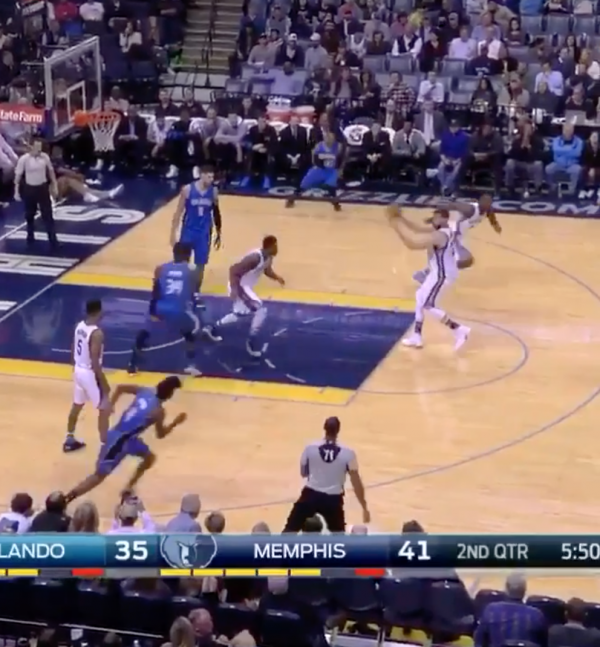 marc-gasol-with-fancy-pass