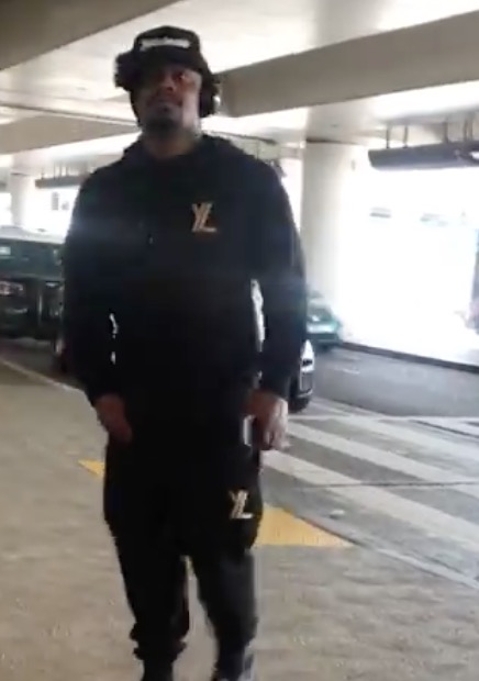 Marshawn Lynch Knocks Phone Out of Fan Who Was Recording Him at LAX ...