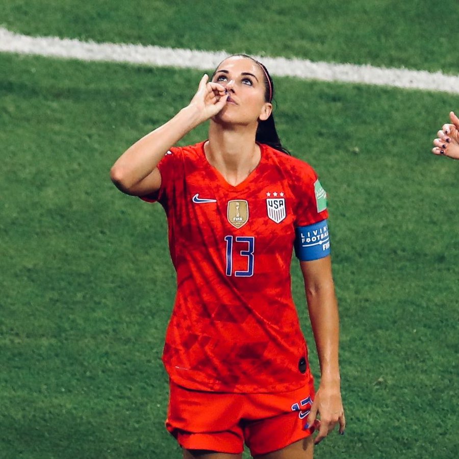 Watch Alex Morgan Pretend To Sip A Cup Of Tea After Giving The Us The Lead Vs England Twitter 