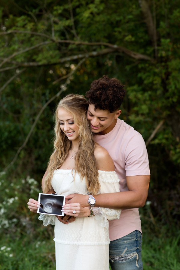 Patrick Mahomes & Fiance Brittany Matthews Announces That They're ...