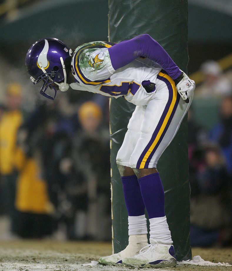 Randy Moss Reflects On 2005 “Lambeau Moon” Towards Packers Fan In Playoff  Game and Joe Buck Losing His Mind About It – BlackSportsOnline