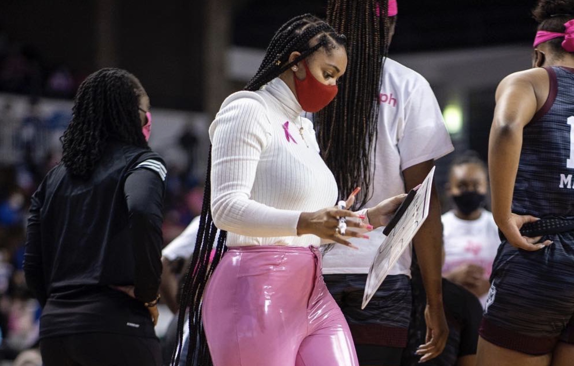Texas A&M Women's Basketball Coach Sydney Carter's Outfit Goes Viral;  Social Media Debates on if it Was Appropriate or Not – BlackSportsOnline