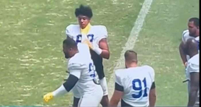 Twitter Reacts to Los Angeles Rams Defensive Tackle Aaron Donald Choking  Rookie Elijah Garcia During Practice Drill