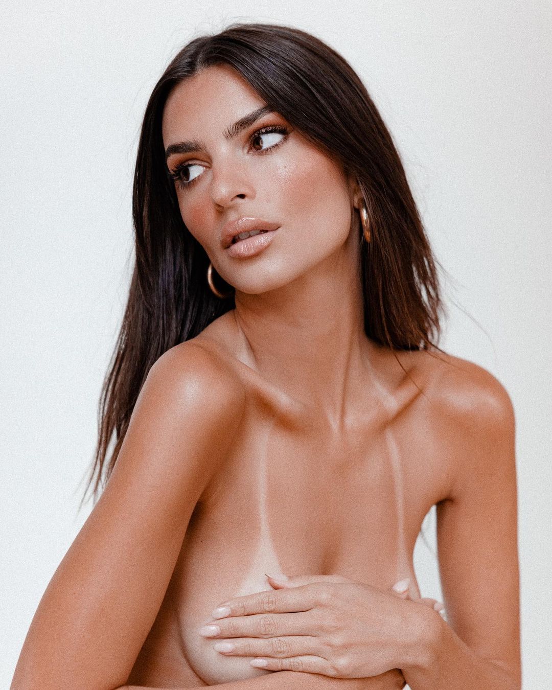 Emily Ratajkowski Goes Viral After Going Topless and Showing Tan Lines To  Promote New Bikini Collection - Page 4 of 4 - BlackSportsOnline