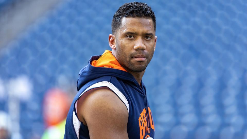 Russell Wilson Claims He Worked Out The Entire Flight to London and Did High Knees on The Plane While His Teammates Tried to Sleep