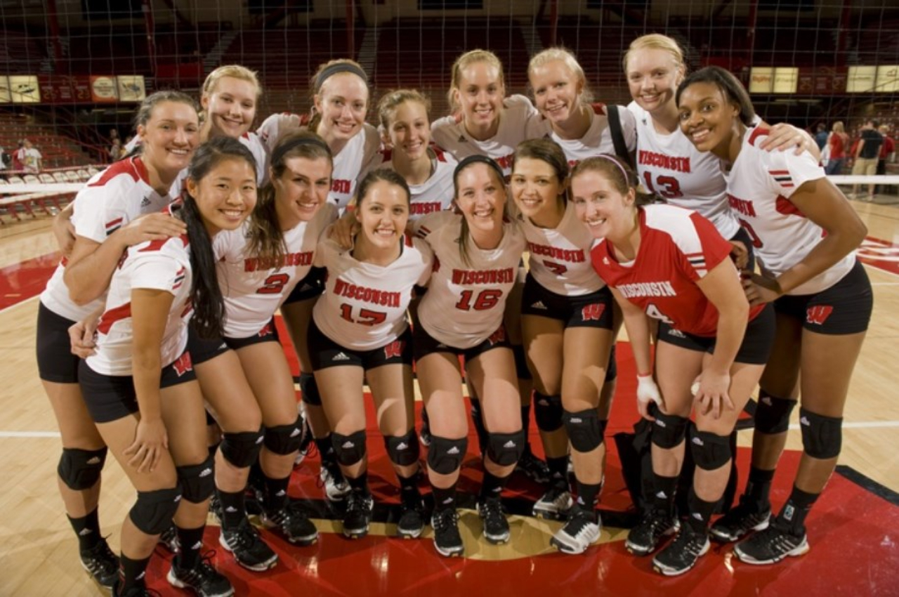 Wisconsin Female Volleyball Players Topless Photos and Videos Leaked