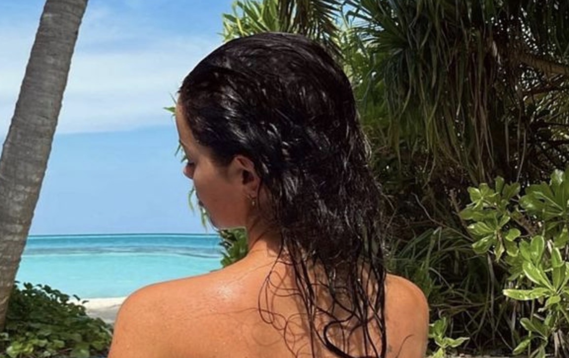 Maura Higgins Goes Viral After Going Topless While Celebrating Her 32nd  Birthday In The Maldives - Page 2 of 5 - BlackSportsOnline