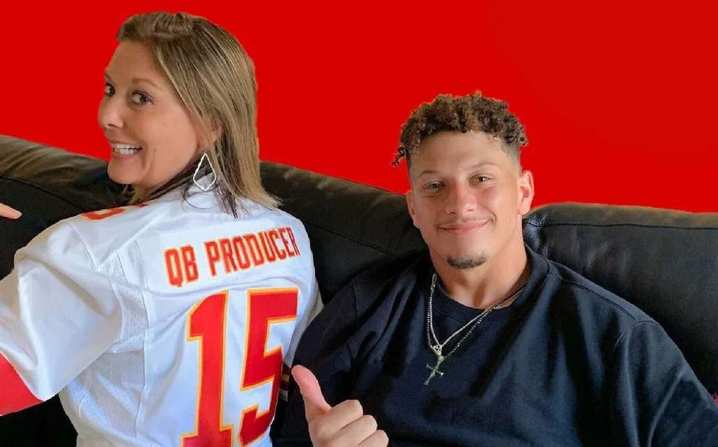 Watch Patrick Mahomes’ Mom Randi Mahomes Goes Off On Bengals Player Jessie Bates III For Faking An Injury