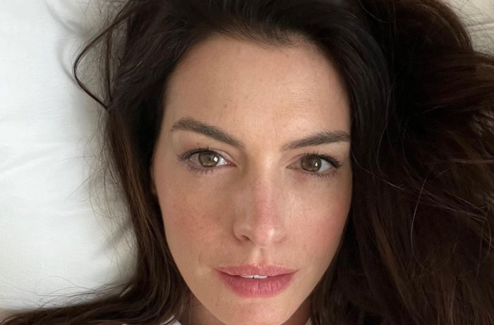 Anne Hathaway Goes Viral For Selfie In Bed Blacksportsonline