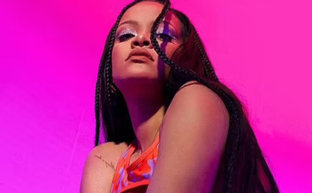 Brunette Rihanna - Watch Rihanna Go Viral After Showing Off Her Boobs And Curves In New Shoot  For Savage x Fenty Valentine â€“ BlackSportsOnline