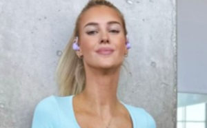 Tom Brady’s Admirer Veronika Rajek Shows Off Massive Boobs, Slim Waist and Long Legs in Valentine’s Day Photos
