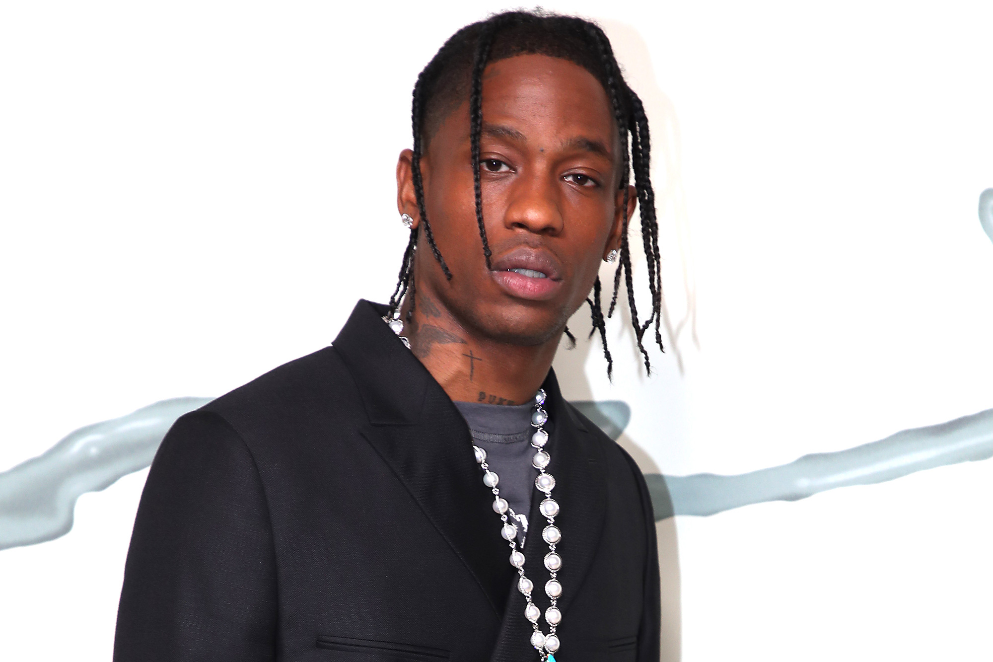 Travis Scott Wanted By NYPD For Beating Up Sound Engineer; Video of Him ...