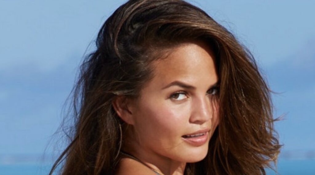 Chrissy Teigen Goes Viral Dropping Fully Topless Selfie On Social Media Blacksportsonline 