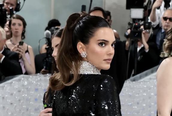 Kendall Jenner Goes Viral For Showing Petite Booty Cheeks at Met Gala ...