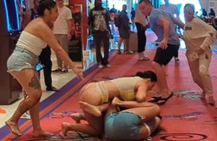 Video of Danielle Pertusiello, Amanda Collado And 2 Other Women Brawl Over  A Married Man at The Wynn in Vegas - BlackSportsOnline