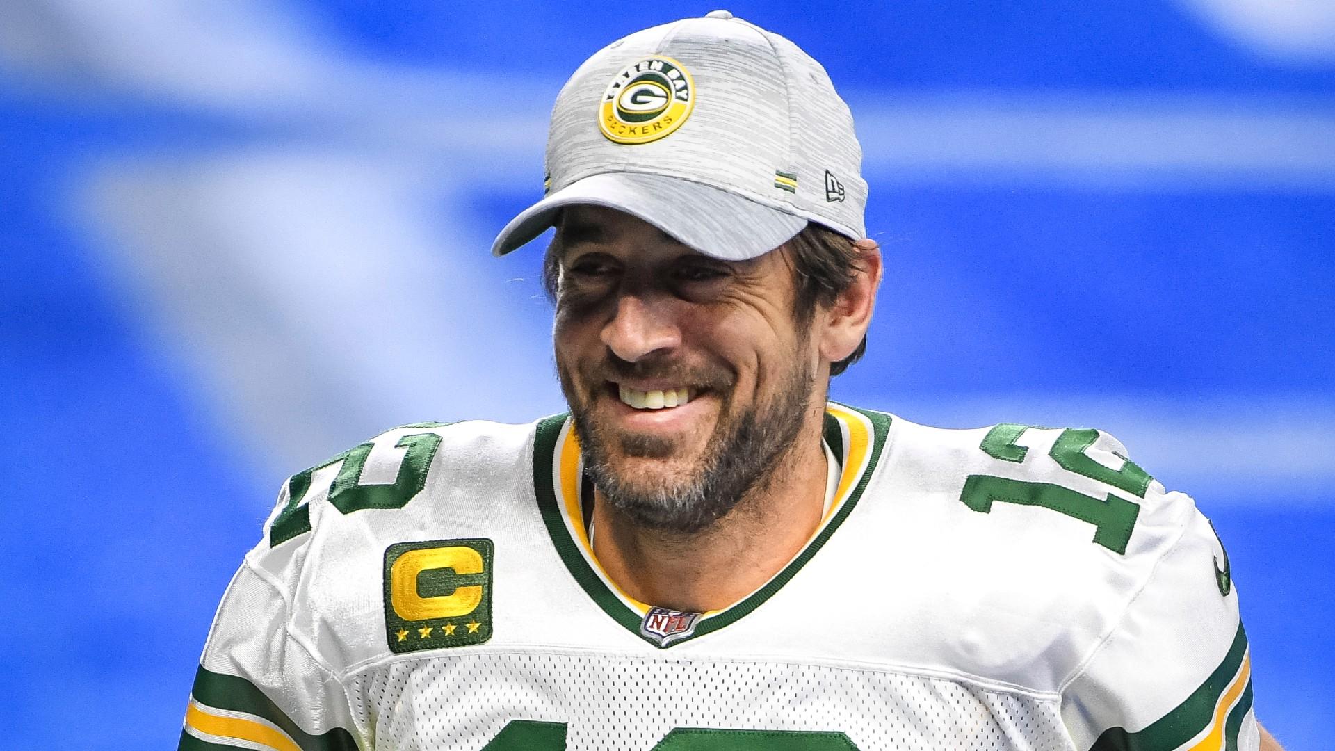 Aaron Rodgers Caught on Mic Roasting Randall Cobb for a Poor Penalty Saying : “What Are You Doing Bro?? ”