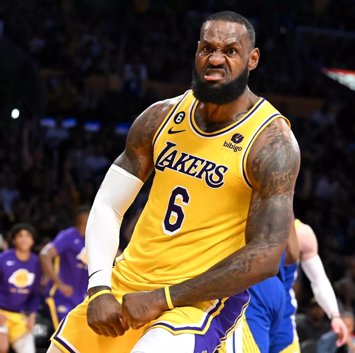 The Lakers announce two starting players, and LeBron James is gearing up for the 2021 season with the mindset of a rookie