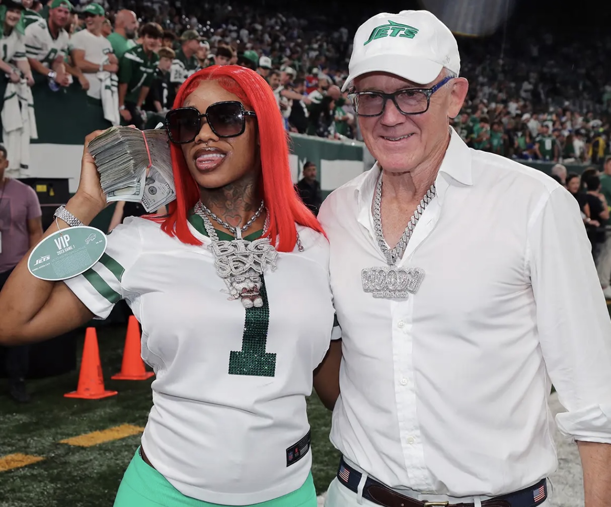 Rapper Sexyy Red and Woody Johnson Have “So Much Fun” During the Jets’ Season Opener