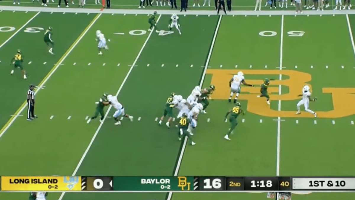 Chris Howell’s Irrational Throwing Motion Has College Football Fans Completely Baffled
