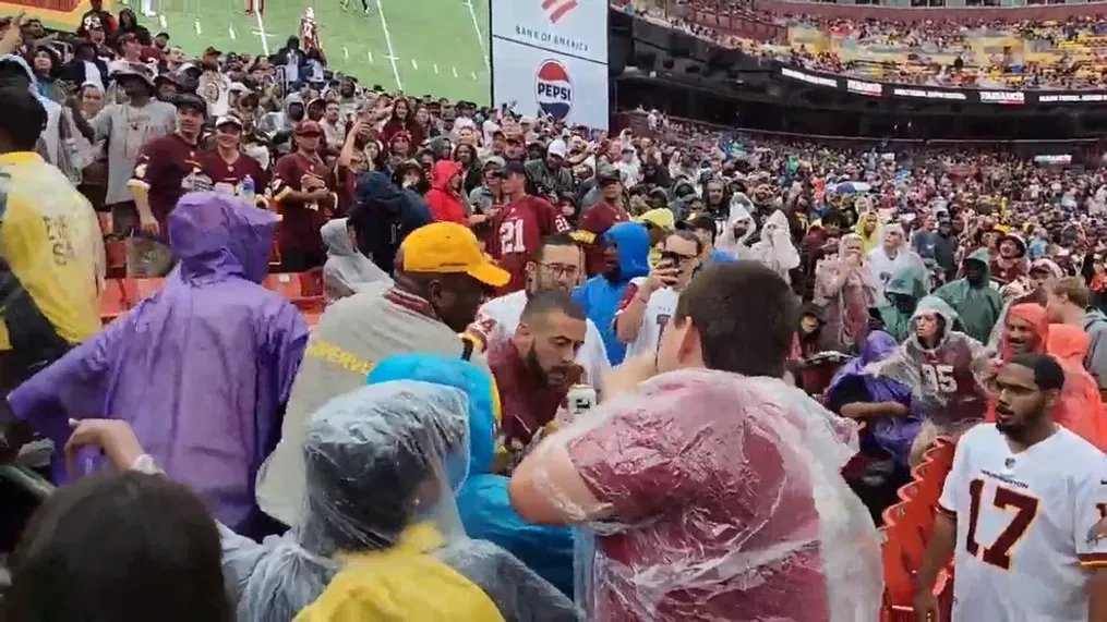 Video of Fan in Ray Lewis Jersey Get Beat Up During Brawl at Cardinals-Commanders Game