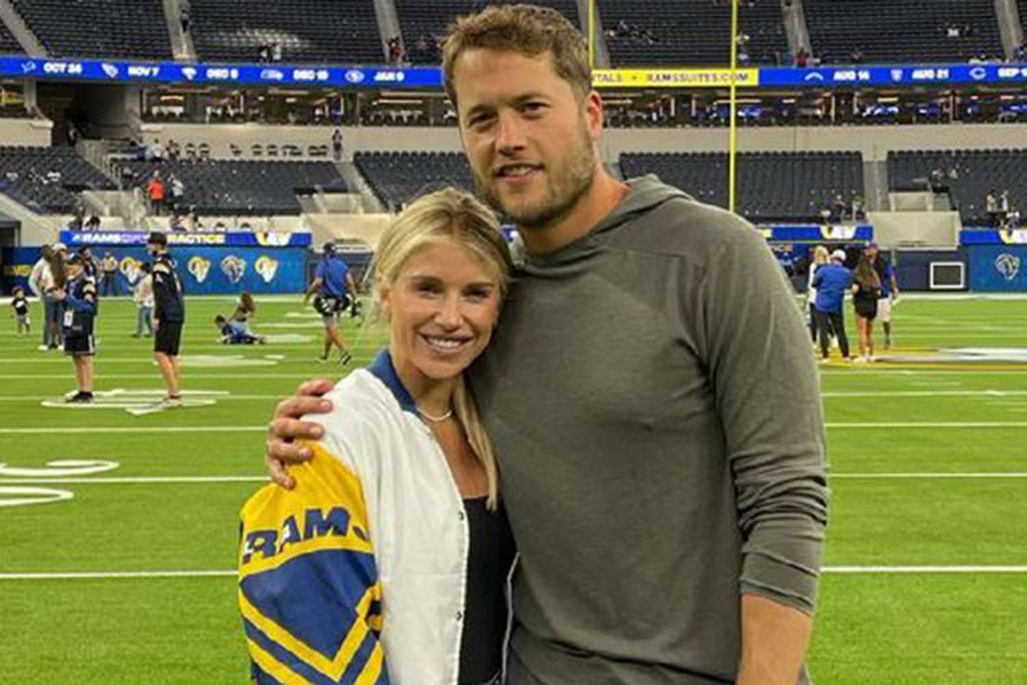 Matthew Stafford’s Wife Kelly Apologizes For Speaking About How He’s Not Connecting With His Younger Teammates