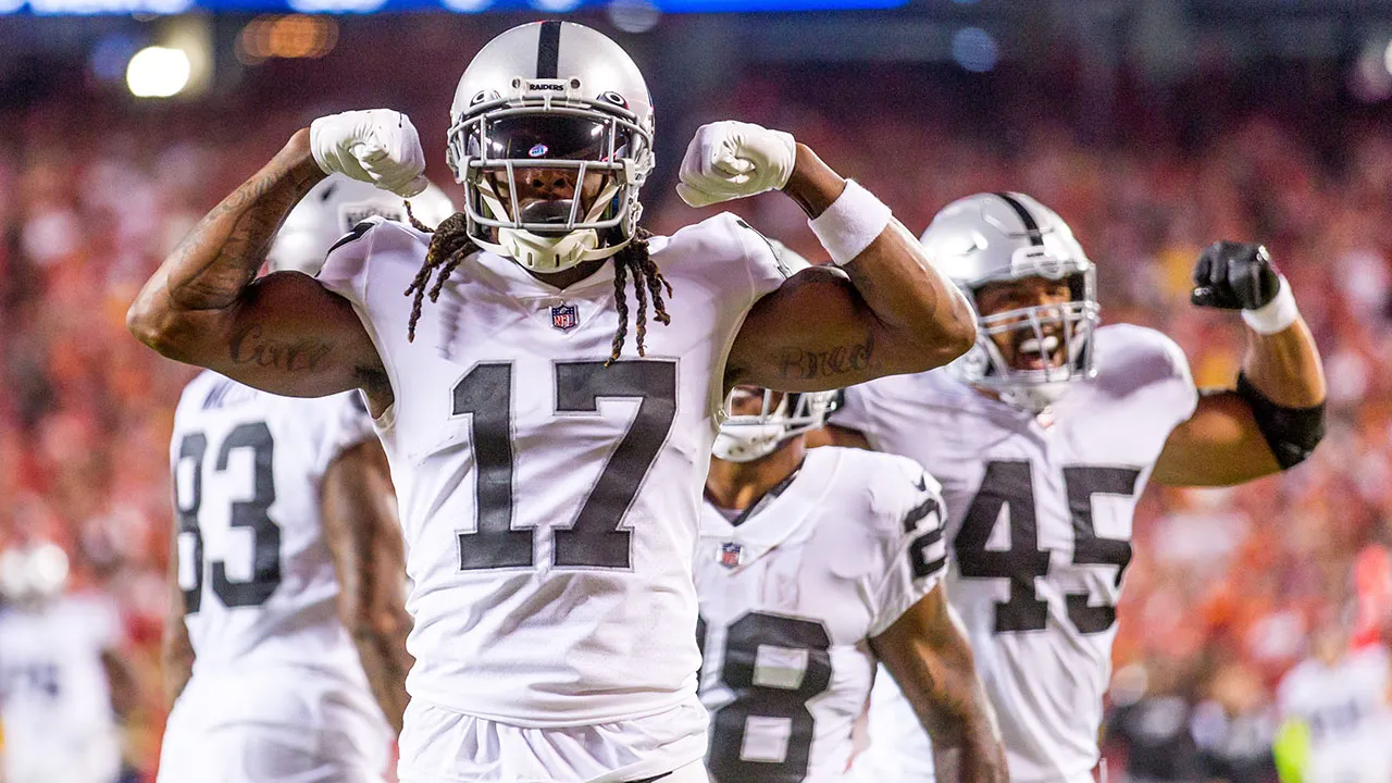 Startled by the Deadline, the AFC Team Attempted to Trade for Raiders Star Wide Receiver Davante Adams, but Was Rejected
