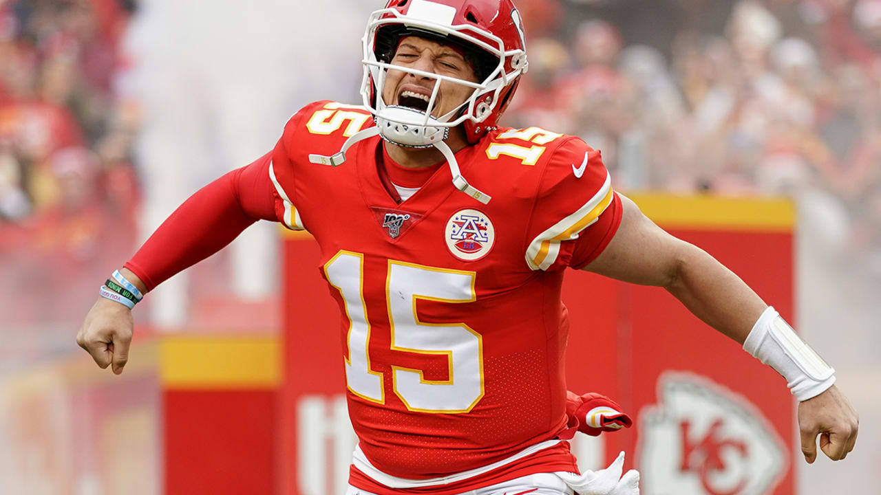 Chiefs Say Patrick Mahomes Will Start Against the Broncos Despite Being ill
