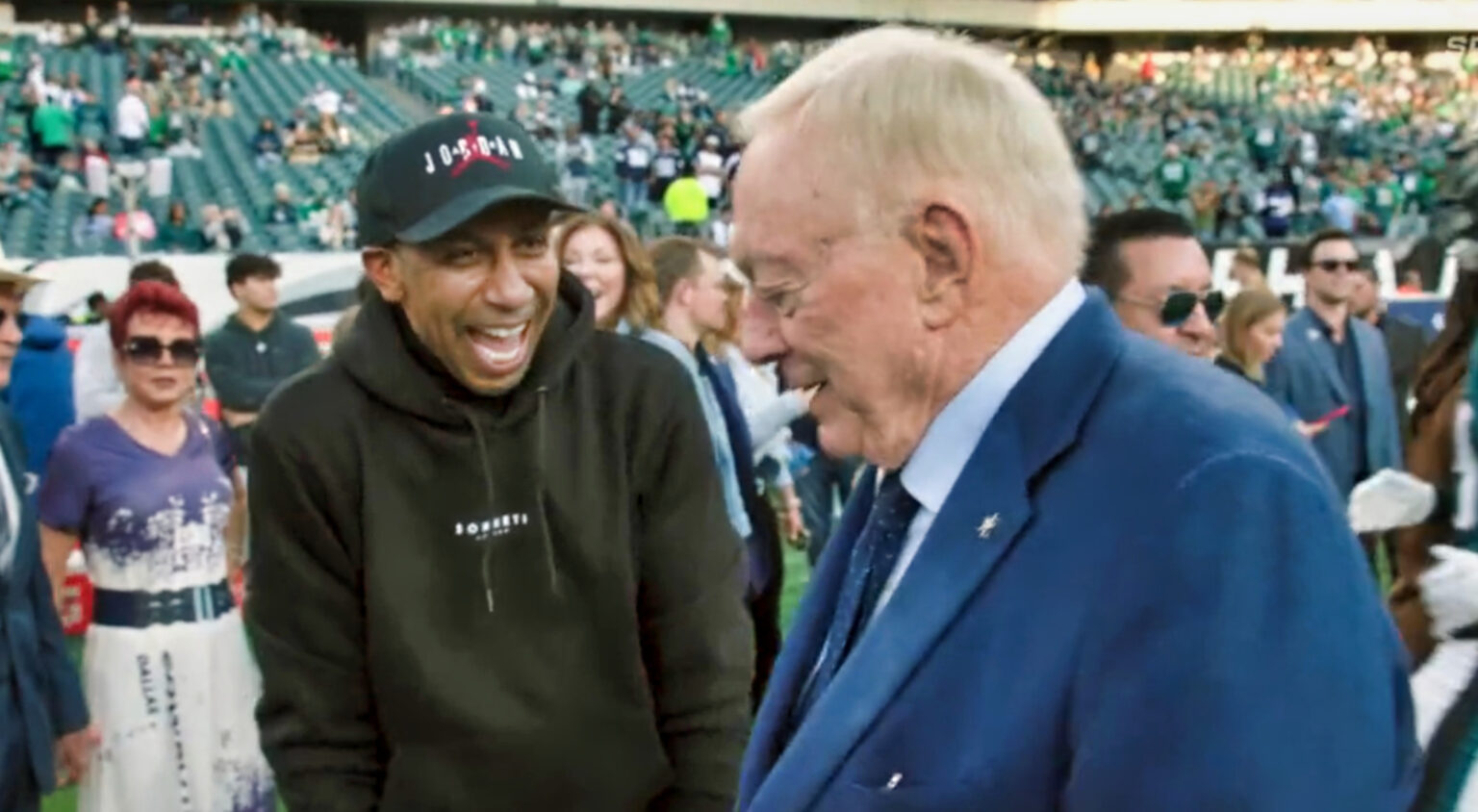Cowboys Owner Jerry Jones and Stephen A. Smith Bonded During an Awkward Exchange That Was Caught on Camera (VIDEO)