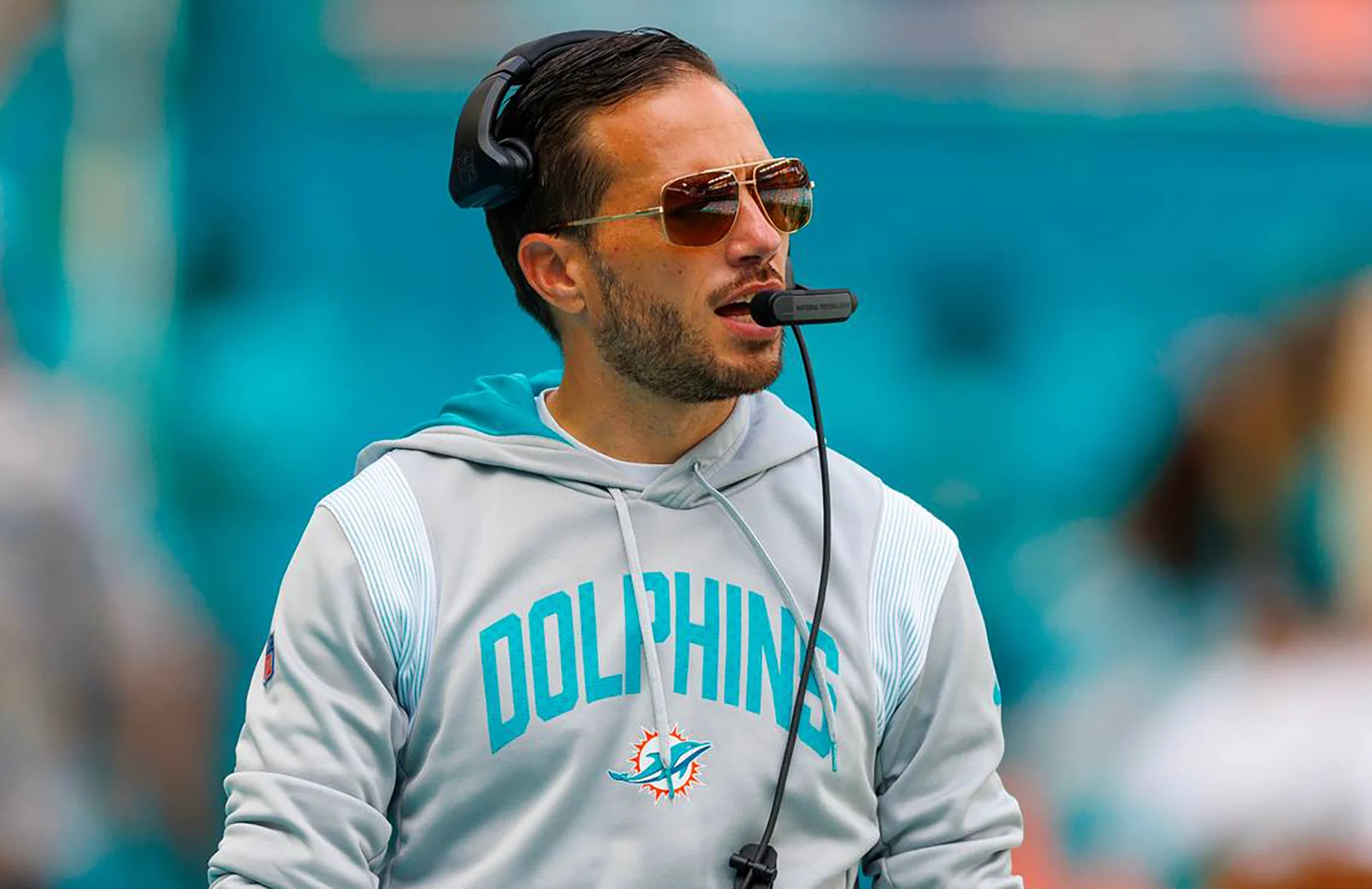 Dolphins Head Coach Mike McDaniel Serves a Vicious Comeback to the Jets Fans Who Were Making Fun of Him During the “Black Friday” Game (VIDEO)