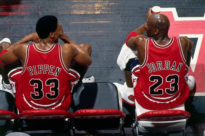 Michael Jordan and Scottie Pippen to Clash in Chicago Bulls’ ‘Ring of Honor’ Ceremony