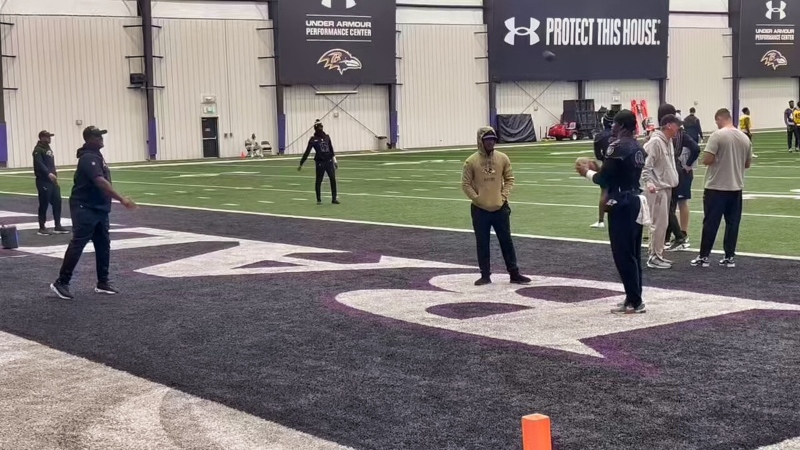 WATCH : Lamar Jackson’s Insane New Throwing Motion, Which Will Make Him Impossible to Stop, Has the Entire Internet Stunned