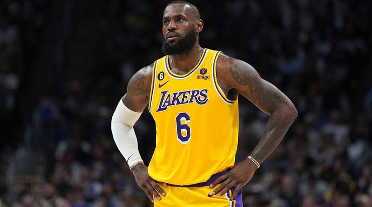 LeBron James Expresses Frustration: ‘We’re Struggling Right Now’ Following 10th Lakers Loss in 13 Games